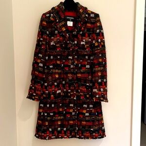 CHANEL Size 38. Worn Twice. Jewel-like Buttons. Black, Cranberry, Gold, White